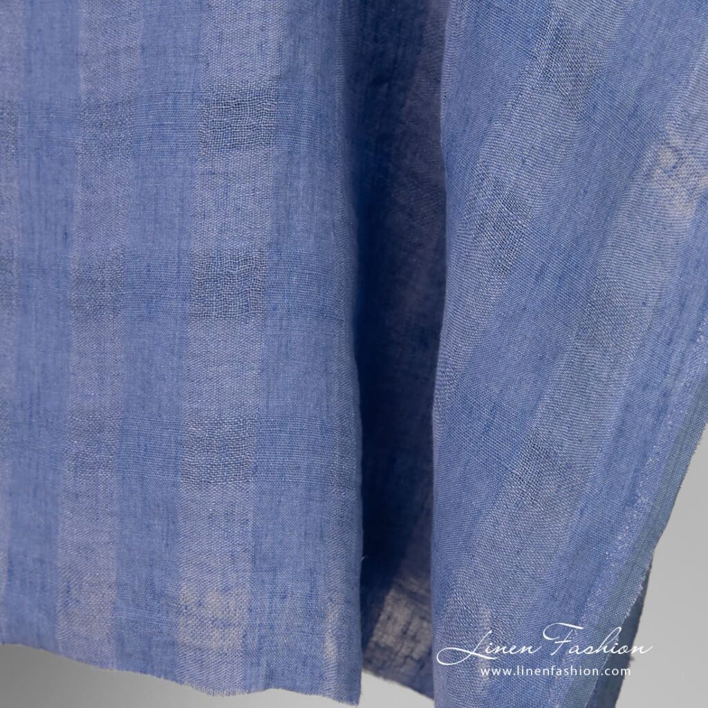 Tissu de lin bleu à carreaux lavés 3 Blue linen fabric in transparent checks