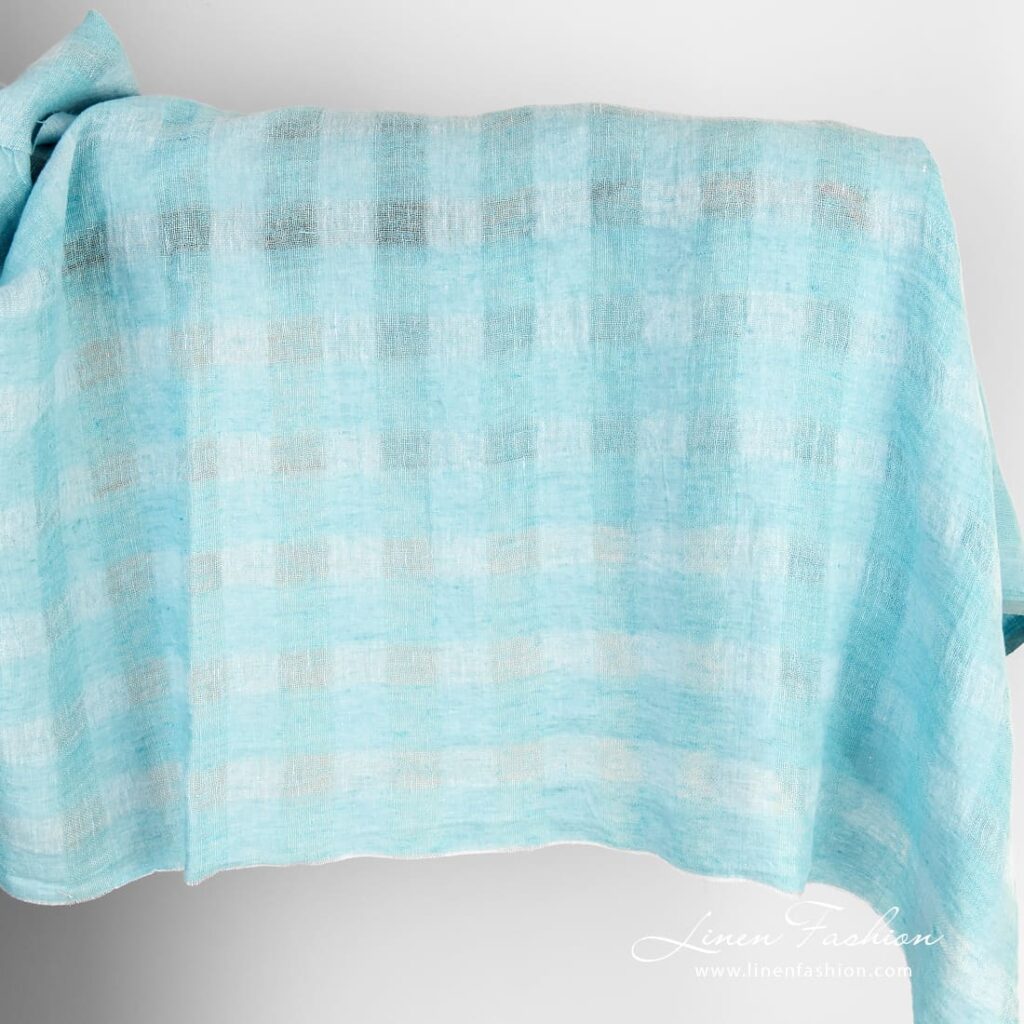 Tissu de lin bleu clair à carreaux transparents lavés 1 Light blue linen fabric
