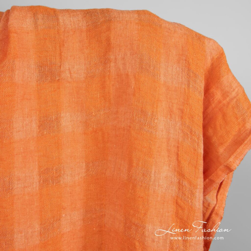 Tissu de lin orange à carreaux transparents lavés 2 Orange linen fabric in transparent checks, specially washed to increase softness