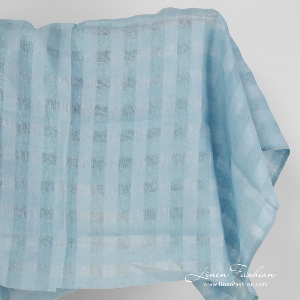 Tissu de lin à carreaux de couleur aigue-marine 1 Linen fabric with checks in aquamarine colour.
