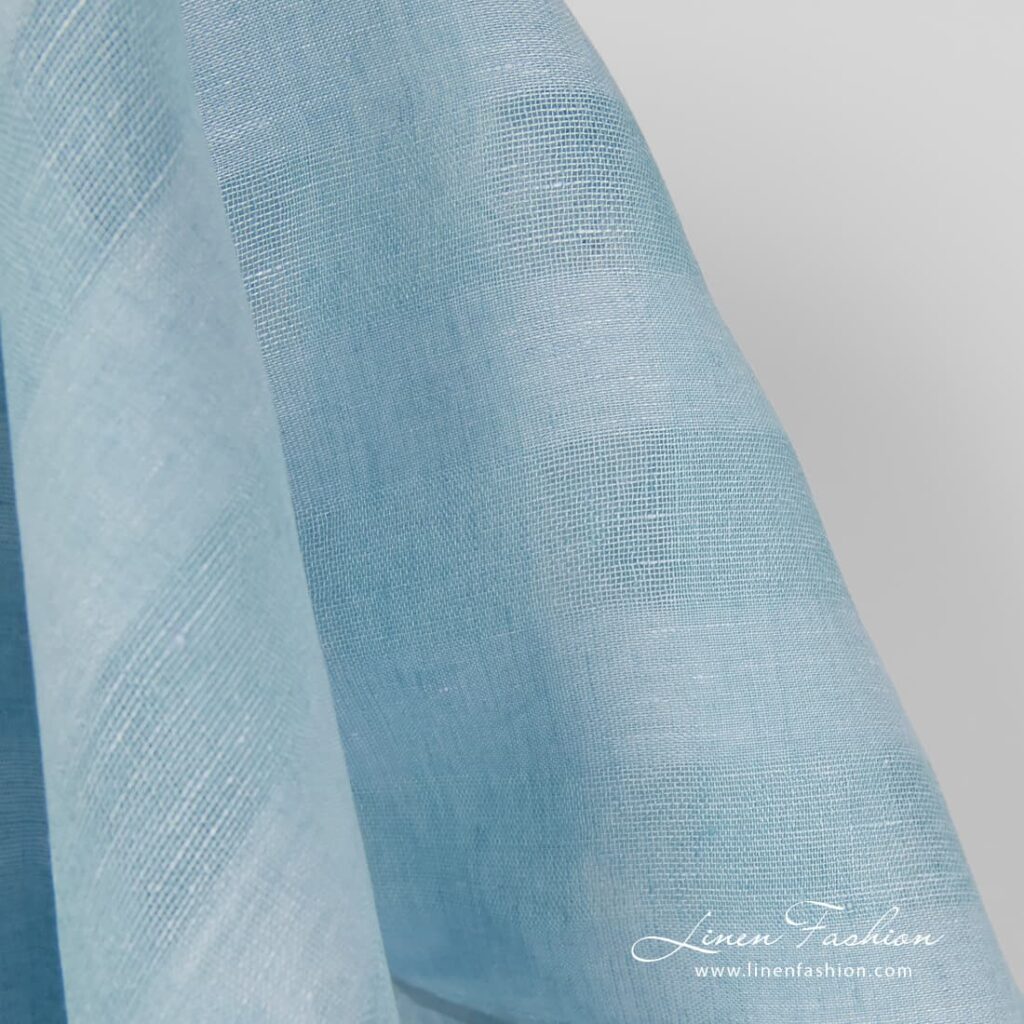 Tissu de lin à carreaux de couleur aigue-marine 3 Checked linen fabric in aquamarine colour.
