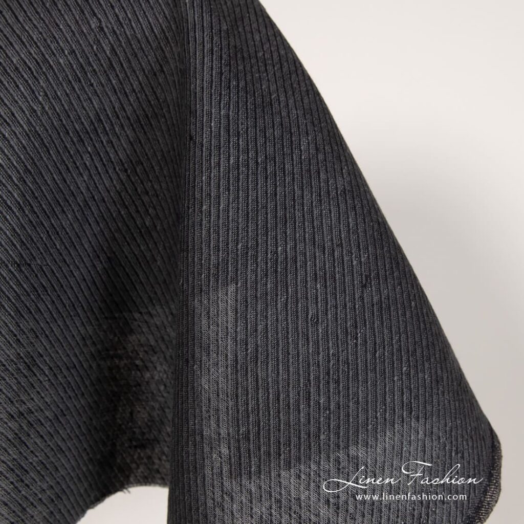 Tissu de lin gris avec sergé noir 4 Grey linen fabric in black twills