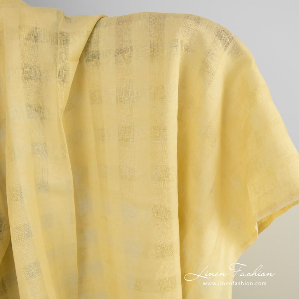 Tissu de lin jaune à carreaux ajourés 1 Yellow linen fabric