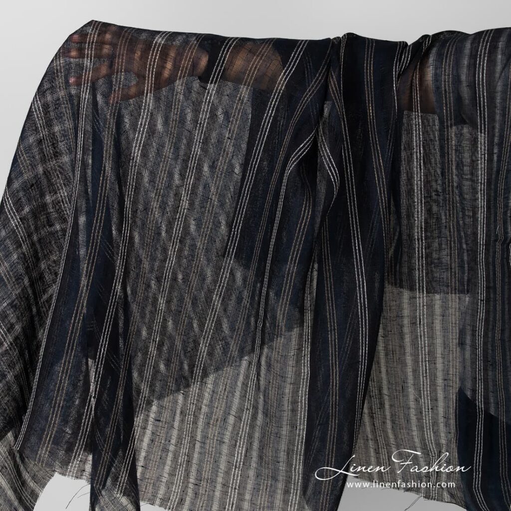Tissu de lin transparent marine rayé 1 Transparent navy linen fabric, striped.
