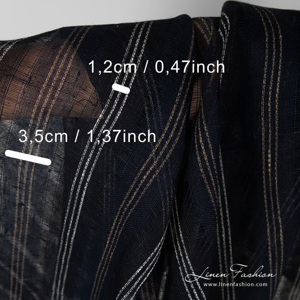 Tissu de lin transparent marine rayé 4 Striped 100% linen fabric in navy colour.