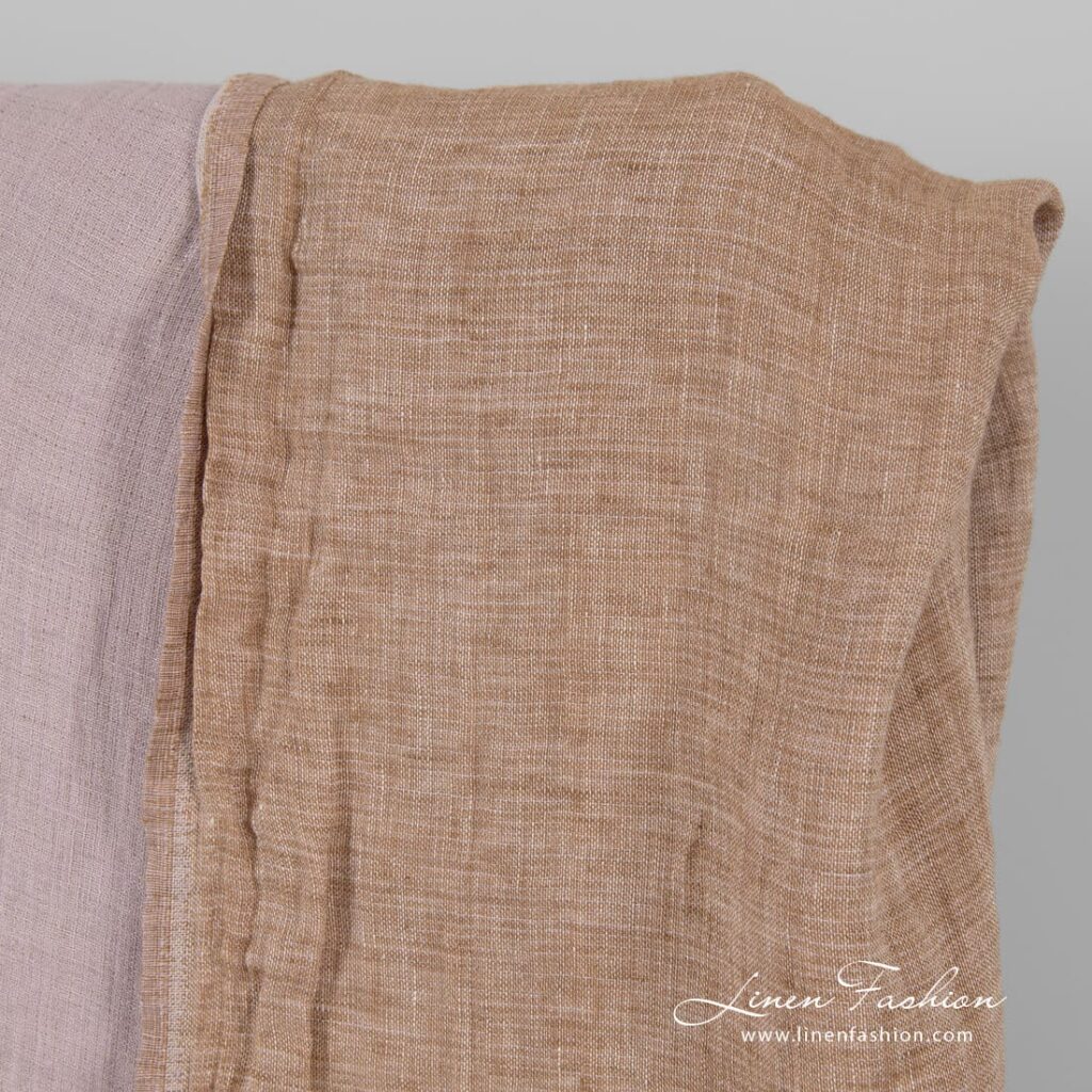 Tissu en lin lavé double face lilas et marron 2 Double-sided linen fabric in lilac and brown colors, specially washed