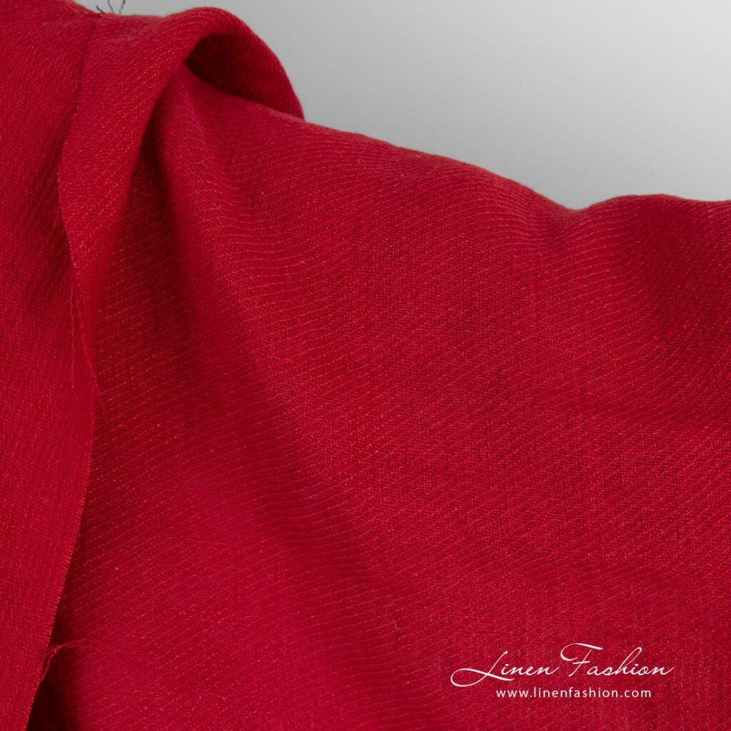 Tissu de lin rouge en armure sergé lavé 3 Red linen fabric, specially washed