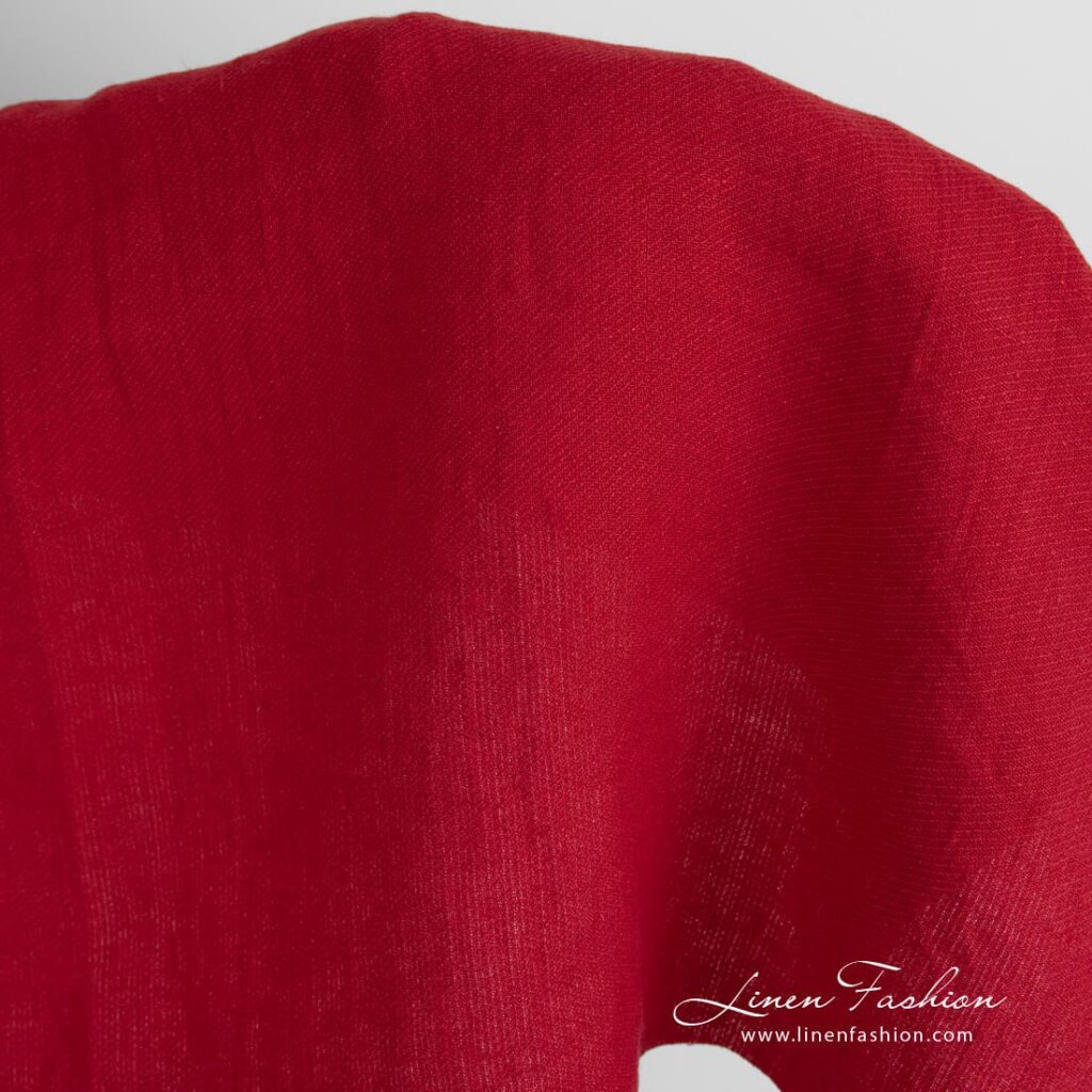 Tissu de lin rouge en armure sergé lavé 2 Red linen fabric in fine delicate design