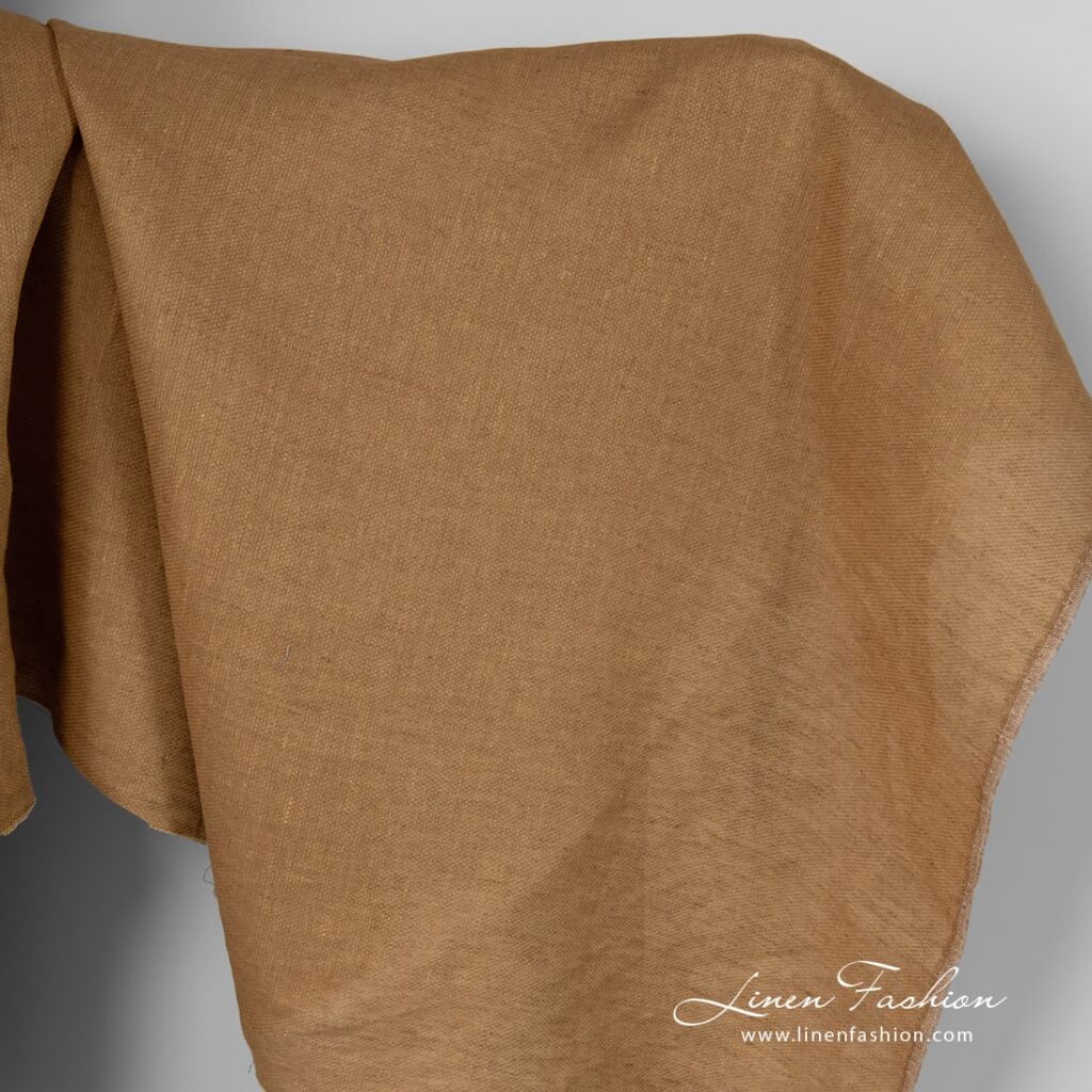 Tissu en lin mélangé marron à motif diagonal 1 Brown melange linen fabric in diagonal pattern.