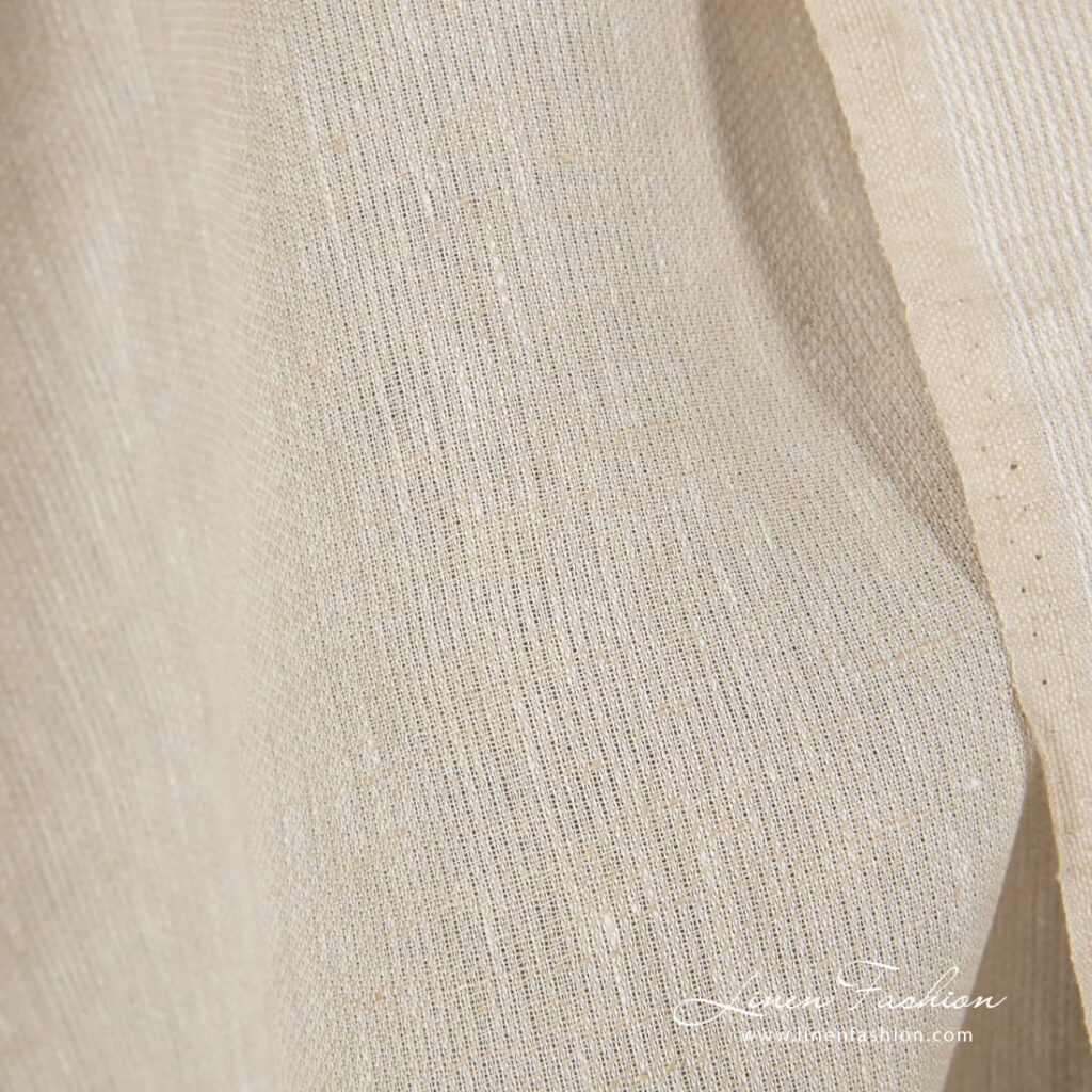 Tissu en lin de couleur sable clair à motif diagonal 4 Linen fabric in diagonal pattern.