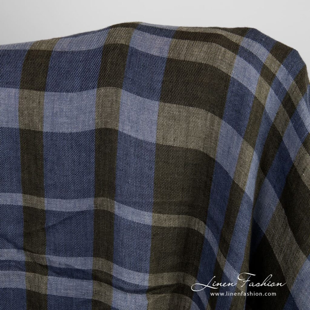 Tissu de lin à carreaux bleus et verts lavés 2 Linen fabric in blue and green checks, specially washed