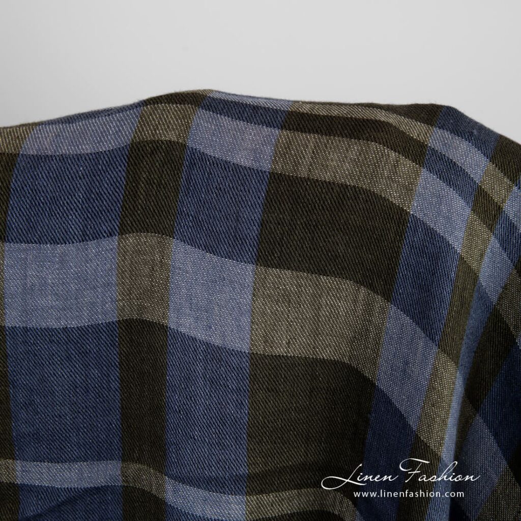 Tissu de lin à carreaux bleus et verts lavés 3 Linen fabric in blue and green checks, specially washed to increase softness