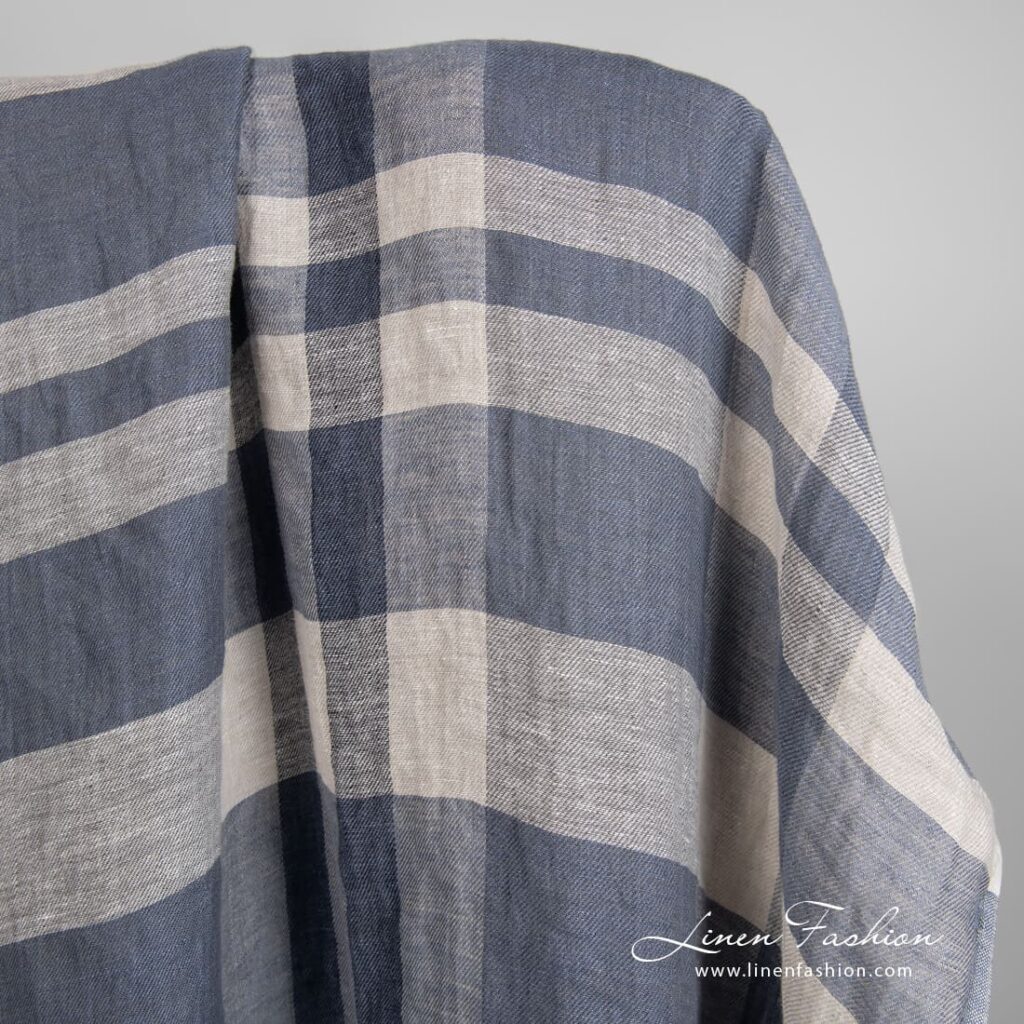 Tissu de lin à rayures grises lavées 2 Linen fabric in grey stripes, specially washed to increase softness