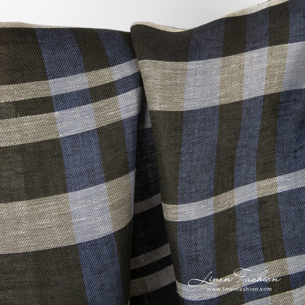 Tissu de lin à carreaux bleus 3 100% linen fabric in checks, blue.