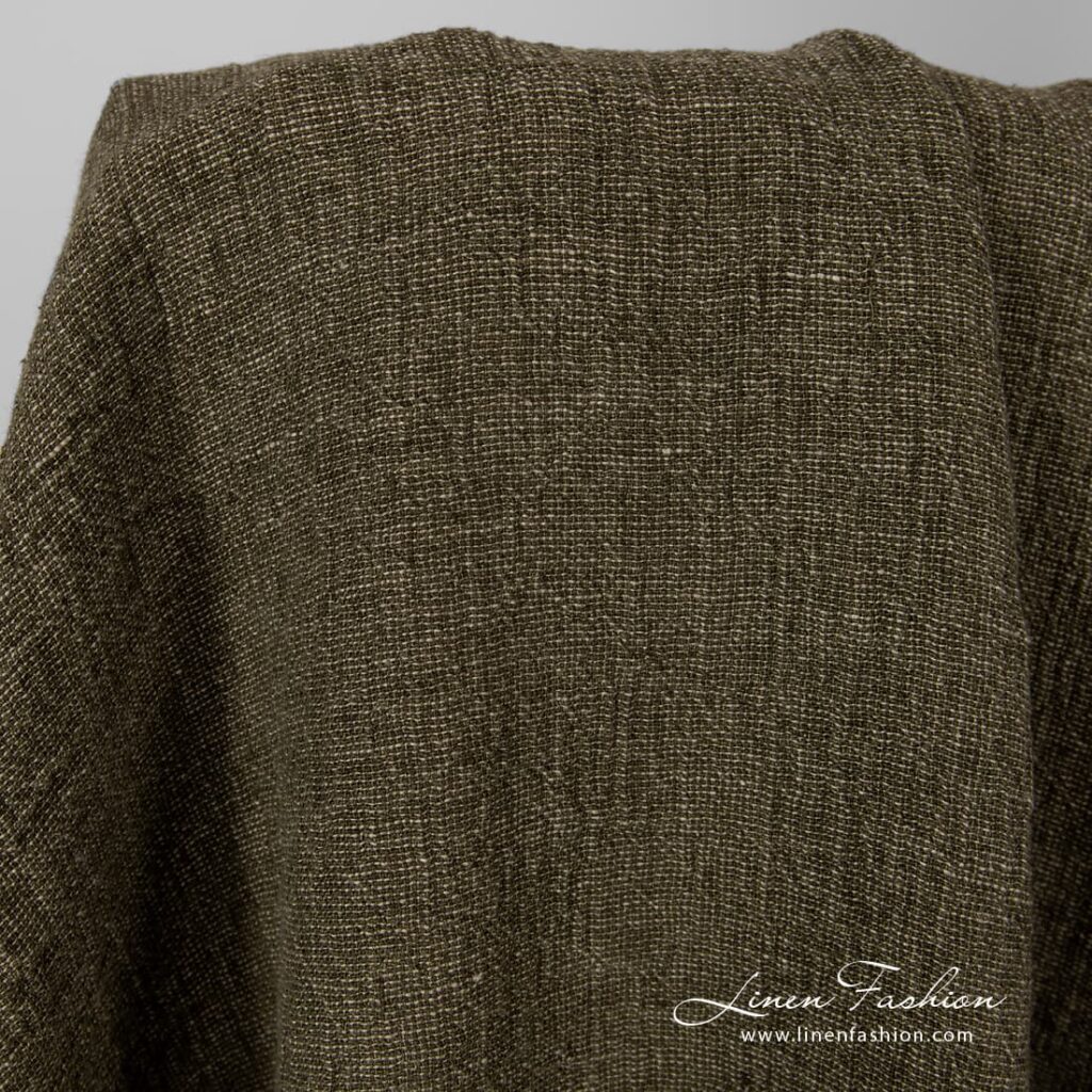 Tissu de lin vert mousse, lavé 2 Washed linen fabric in moss green.
