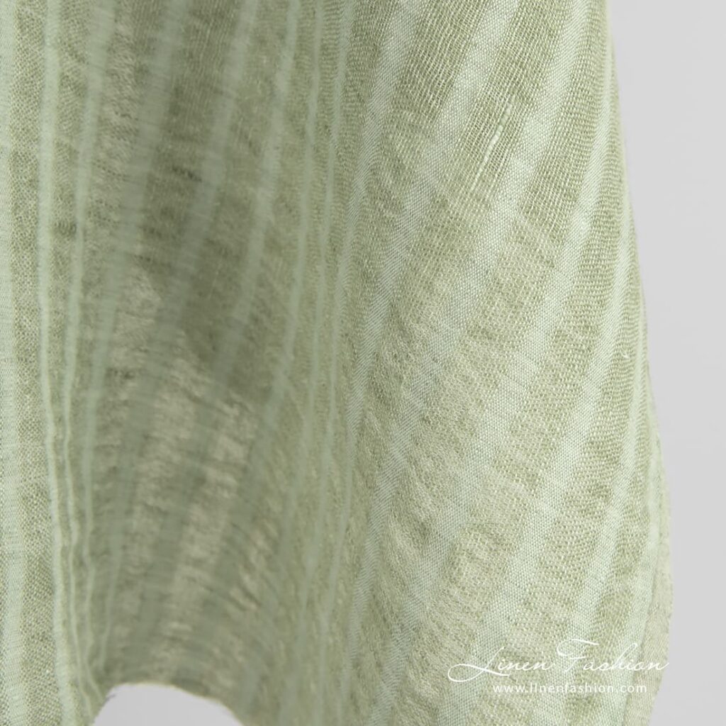 Tissu de lin vert à rayures transparentes lavé 3 Green linen fabric in transparent vertical stripes