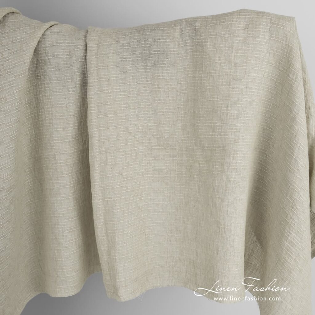 Tissu de lin verdâtre avec lignes texturées lavées 1 Light brown linen fabric
