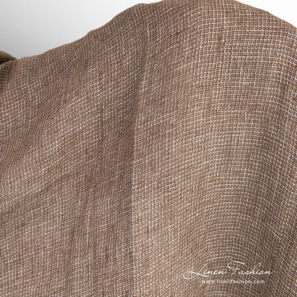 Tissu de lin brun à motif gaufré lavé 2 Brown linen fabric, specially washed to increase softness