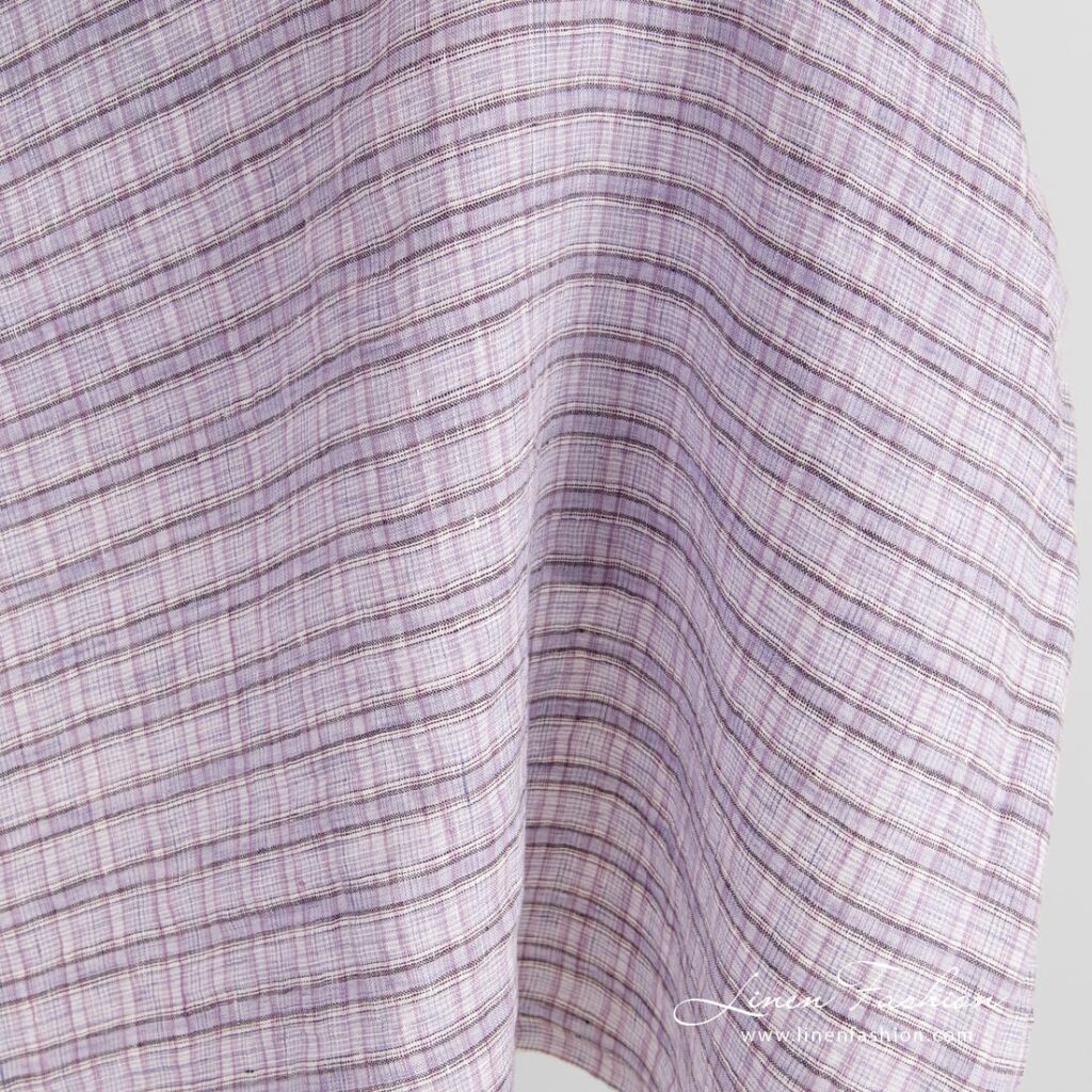 Tissu de lin violet à carreaux lavés 2 Violet linen fabric in checks, washed