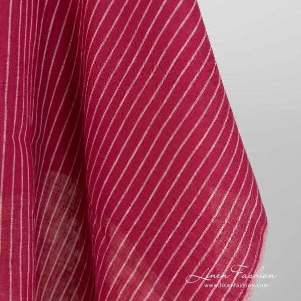 Tissu de lin rouge avec fines rayures blanches – Image 4
