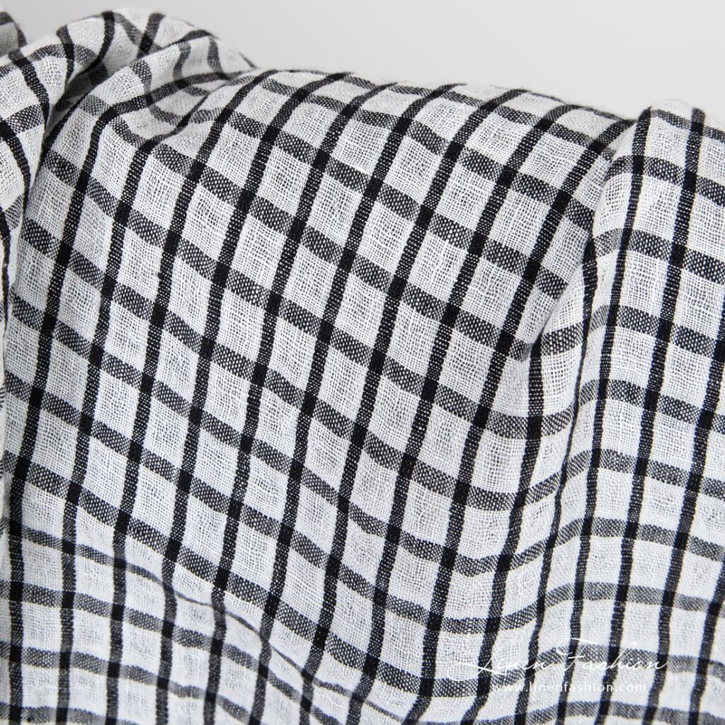Tissu de lin à carreaux noirs et blancs lavés 4 Linen fabric in checks, high quality