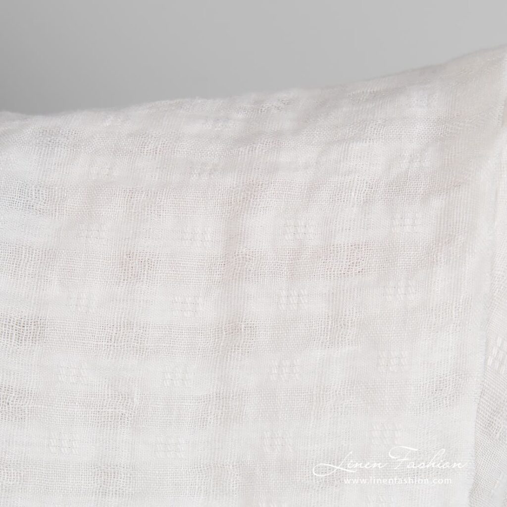 Tissu de lin blanc cassé à carreaux transparents lavés 4 Off-white linen fabric in openweave checks