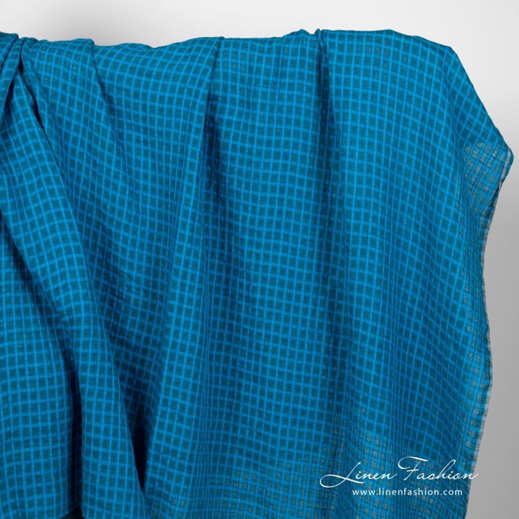 Tissu de lin à carreaux turquoise et bleus lavés 1 Linen fabric in turquoise and blue checks