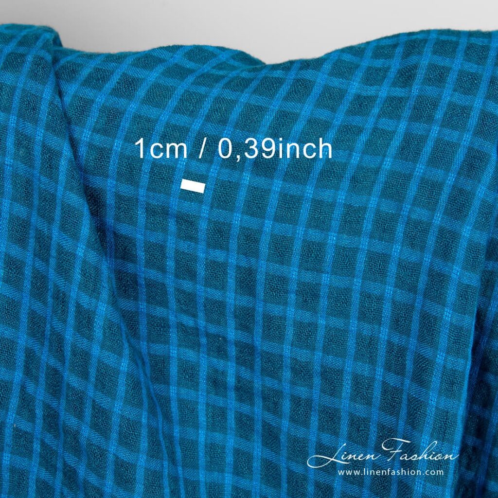 Tissu de lin à carreaux turquoise et bleus lavés 4 Linen fabric in transparent checks, perfect for clothes and home textile