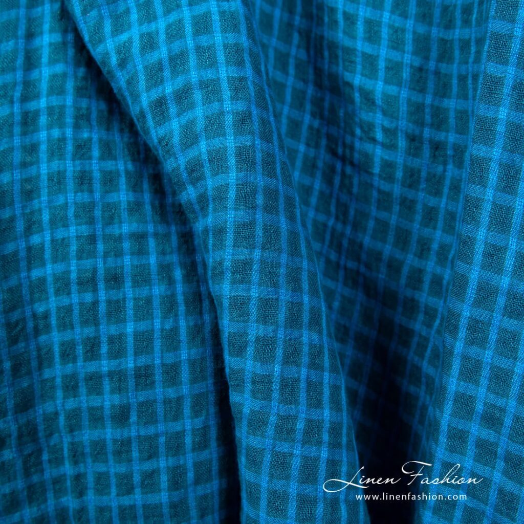 Tissu de lin à carreaux turquoise et bleus lavés 3 Linen fabric in transparent checks