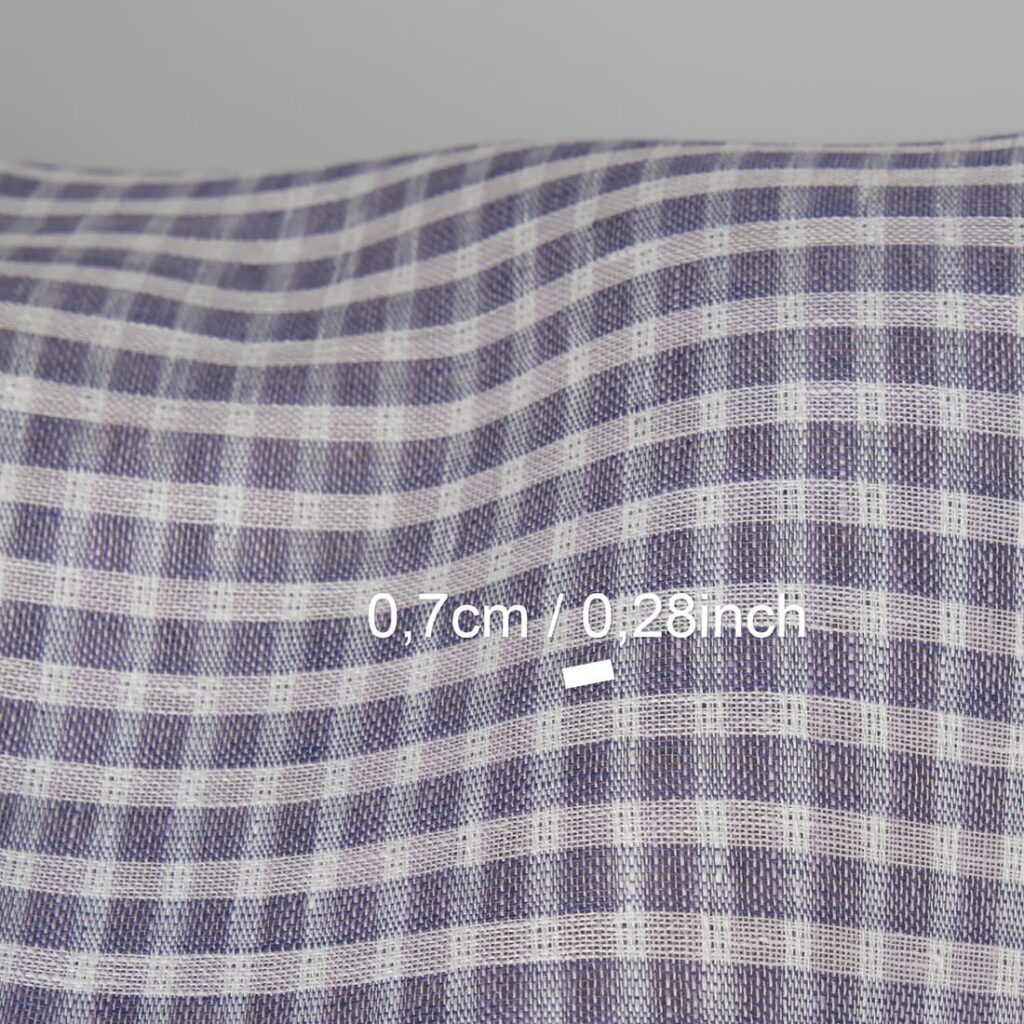 Tissu de lin à carreaux transparents blancs et violets 4 Tissu de lin à carreaux transparents blancs et violets – Image 4