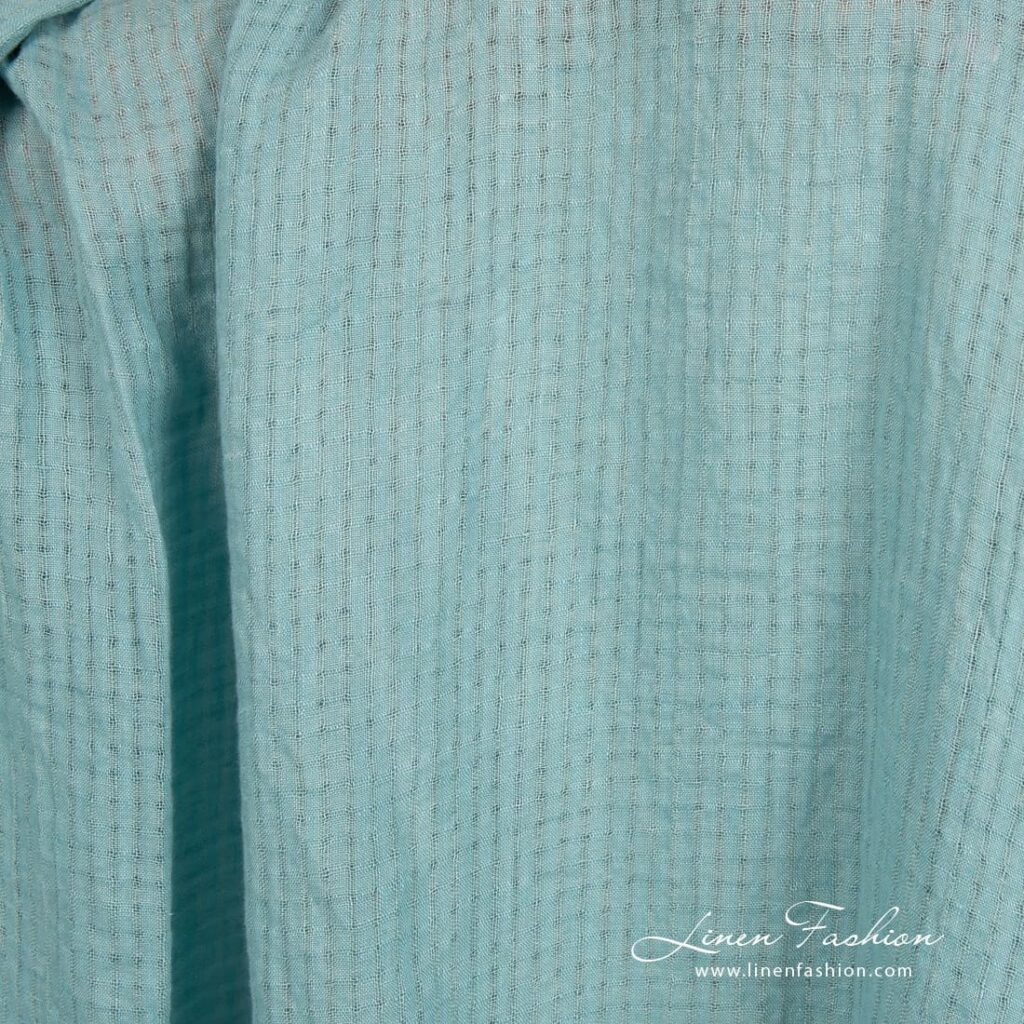 Tissu de lin bleu vert à carreaux transparents lavés 2 Blue green linen fabric in transparent checks, specially washed