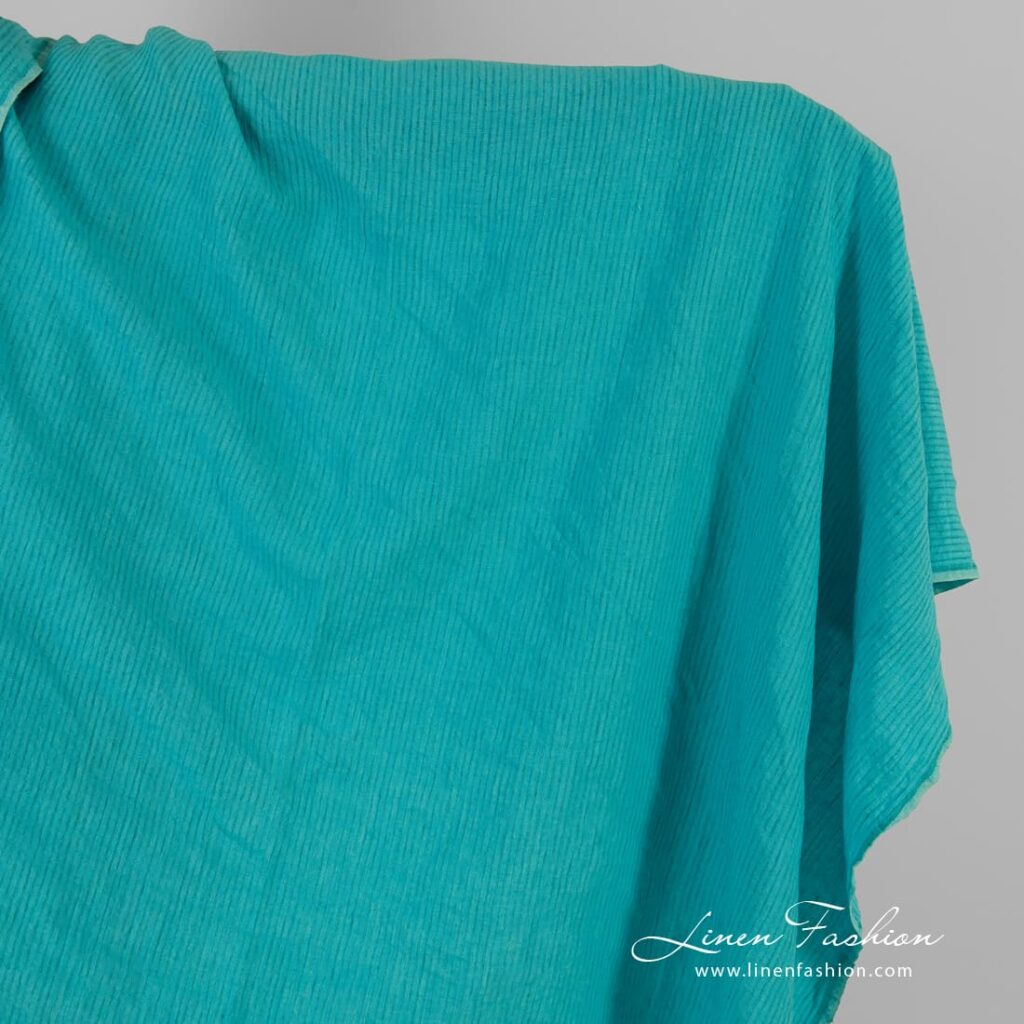 Tissu de lin rayé de couleur turquoise lavé 1 Striped linen fabric in turquoise color