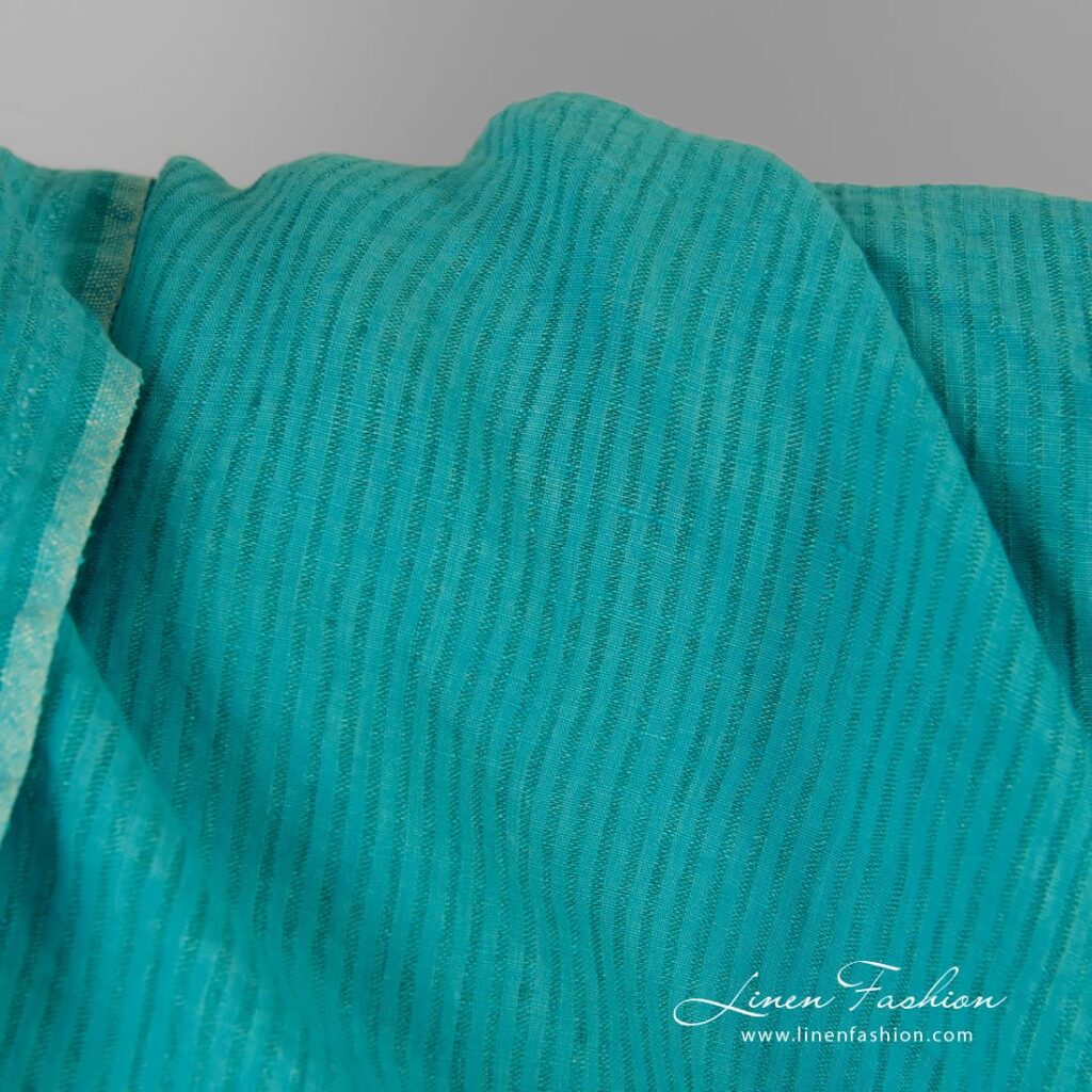 Tissu de lin rayé de couleur turquoise lavé 2 Striped linen fabric in turquoise color, washed