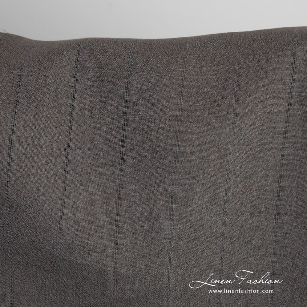 Tissu de lin gris-brun à rayures 2 Grey-brown linen fabric in stripes for clothes and home textile