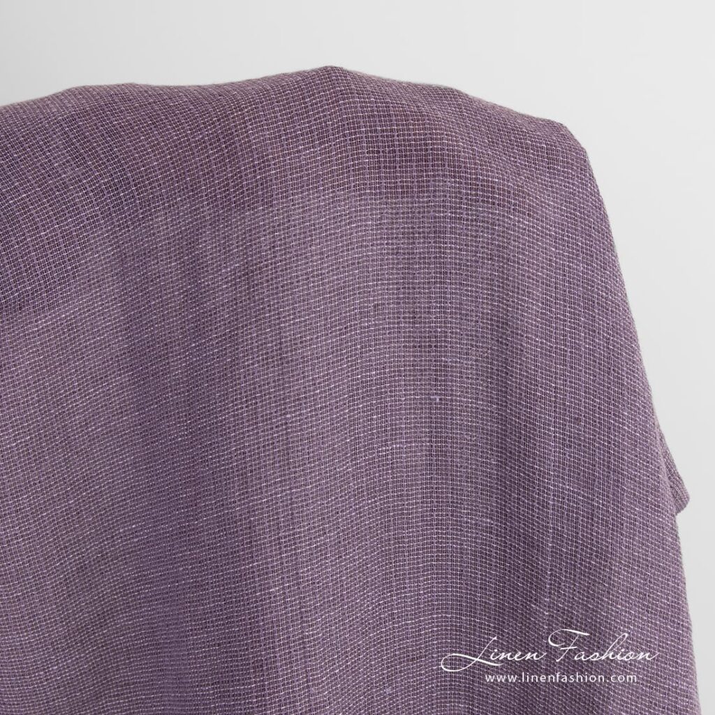 Tissu de coton lin violet transparent lavé 3 Transparent violet linen cotton fabric in stripes, washed