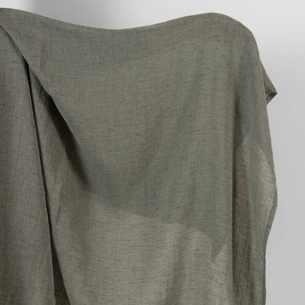 Tissu gris en coton lin en petit motif délicat lavé 1 Grey linen cotton fabric in small delicate design