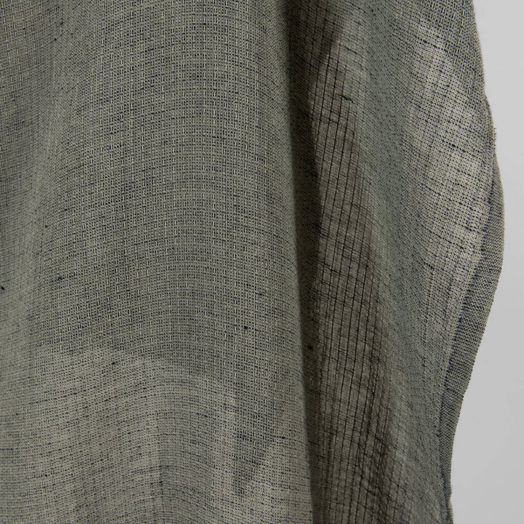 Tissu gris en coton lin en petit motif délicat lavé 4 Grey linen cotton fabric, transparent