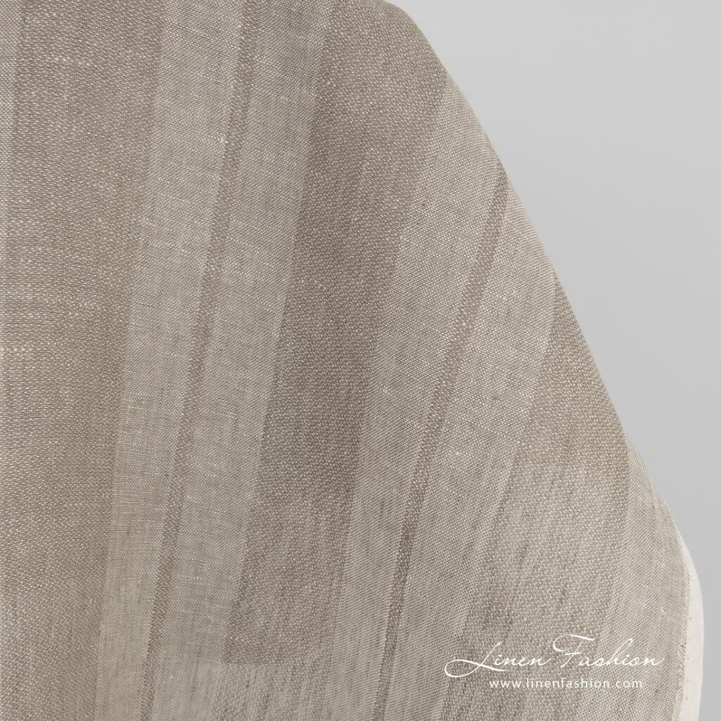 Tissu de lin à rayures de couleur sable 3 Striped linen fabric woven in several shades of greyish brown yarns