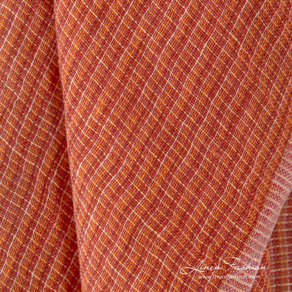 Tissu de lin transparent en mélange orange lavé 4 Transparent linen fabric in orange melange, perfect for curtains, shawls
