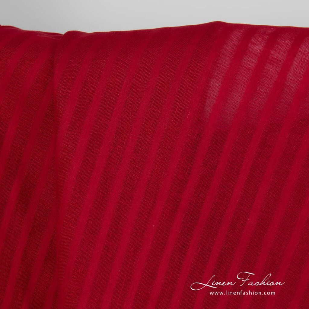 Tissu de lin rouge à rayures verticales ouvertes 2 Striped red linen fabric.