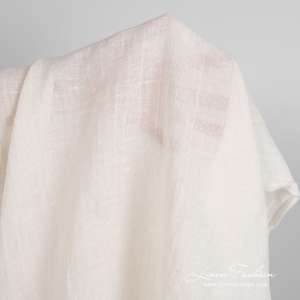 Tissu de coton lin blanc cassé lavé 3 Off-white linen cotton fabric in plain weave, for light clothes, shawls, curtains