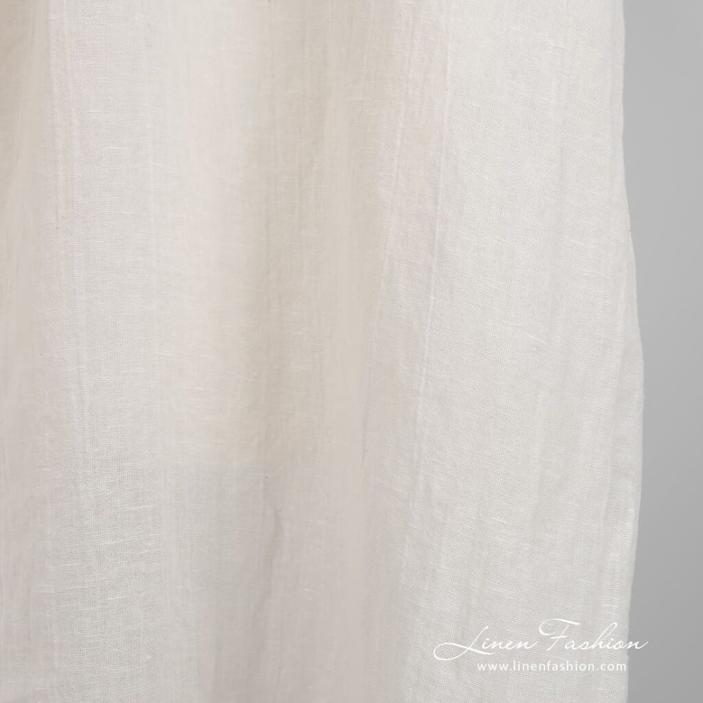 Tissu de coton lin blanc cassé lavé 4 Off-white linen cotton fabric in plain weave, specially washed to increase softness