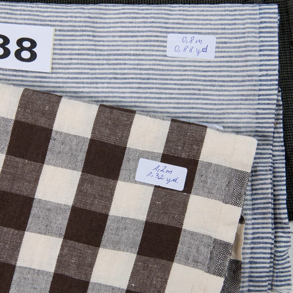Lot de tissus n° 738 4 Linen Fabric Cuts, Set No.738