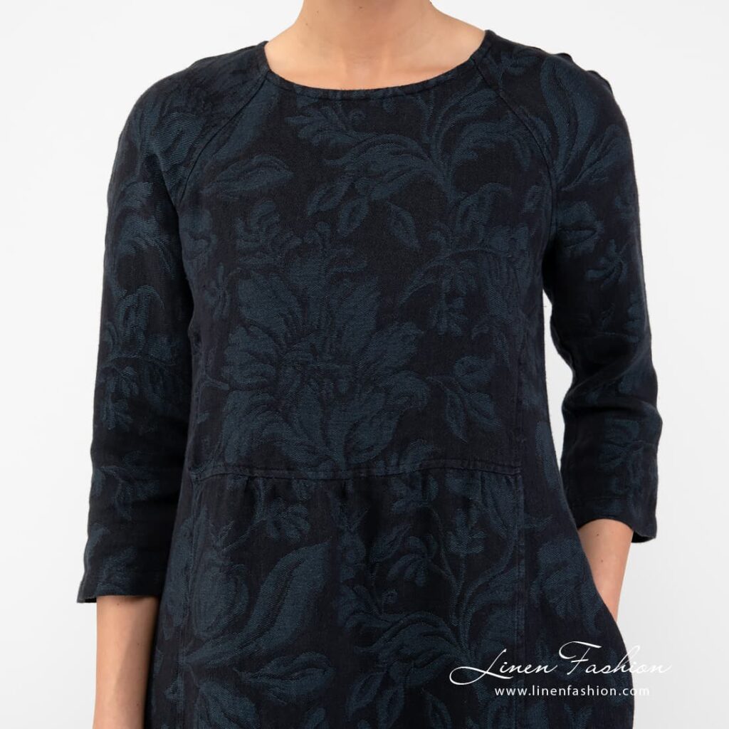 DELFINA Robe à fleurs noires 4 DELFINA Robe à fleurs noires – Image 4