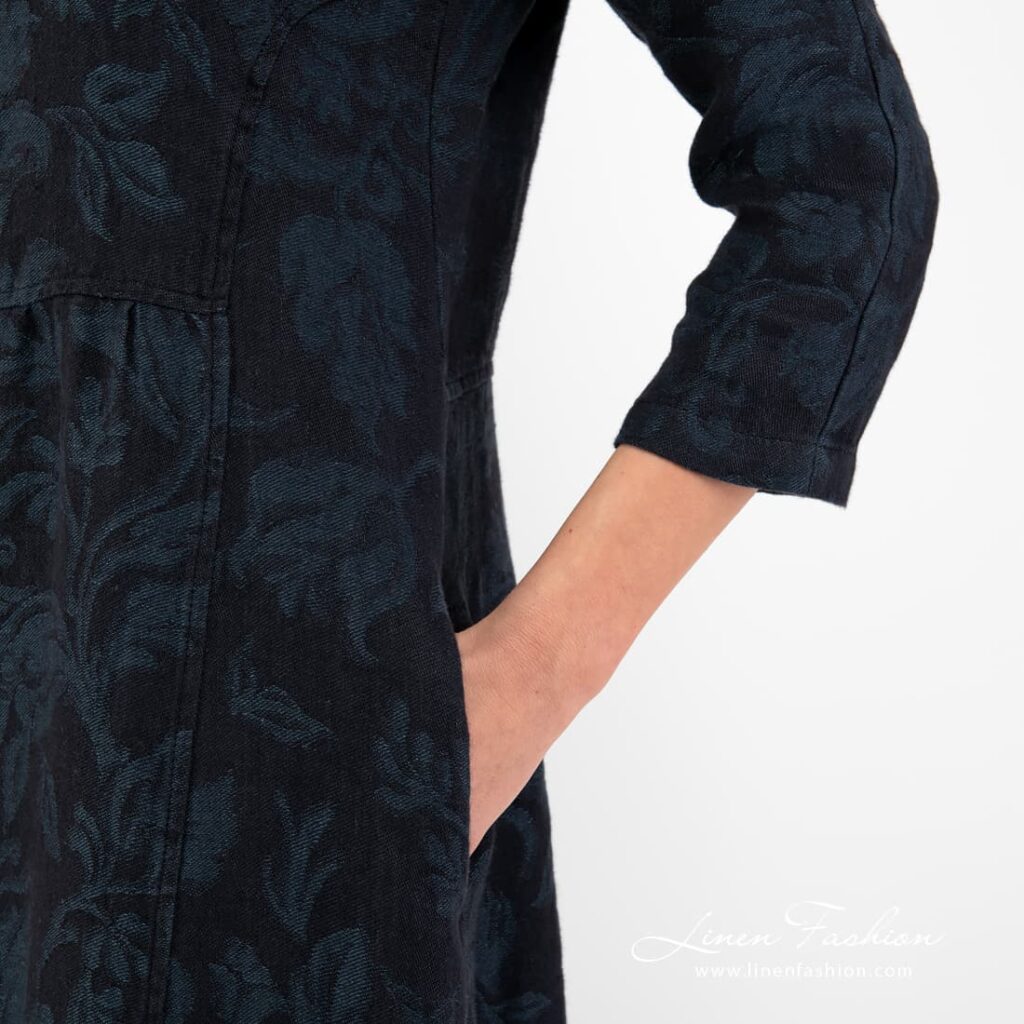 DELFINA Robe à fleurs noires 5 DELFINA Robe à fleurs noires – Image 5
