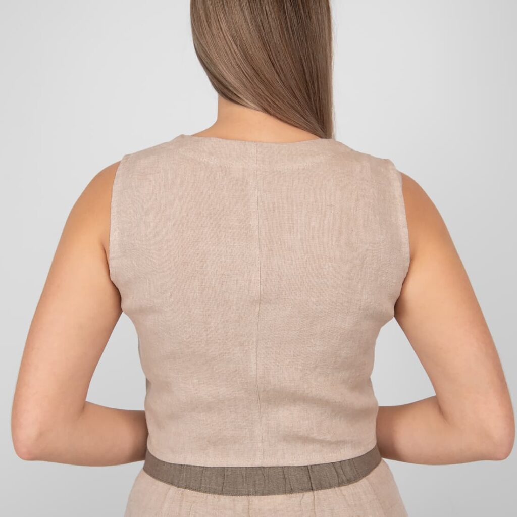 BRITTANY Gilet sable 5 linen sand vest from back side