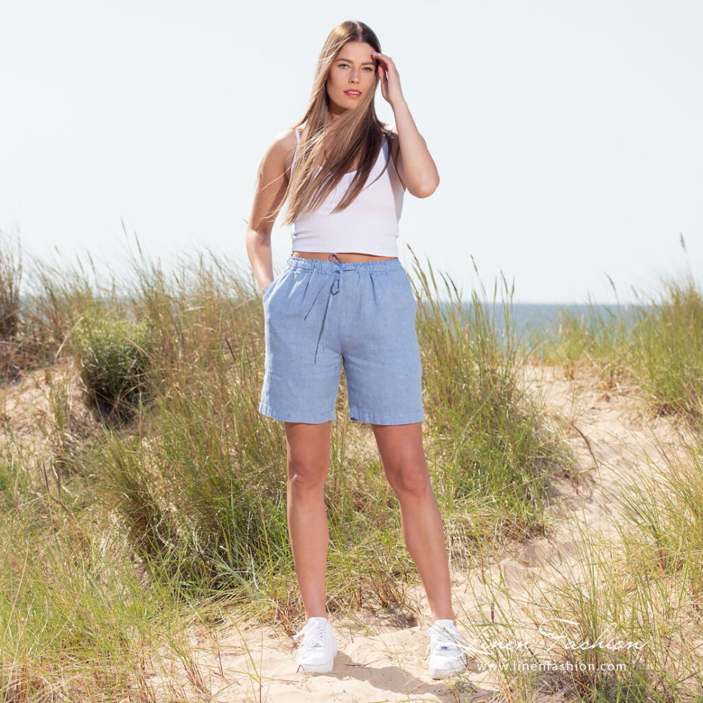 DOLFI Short bleu 2 linen blue shorts in full view.
