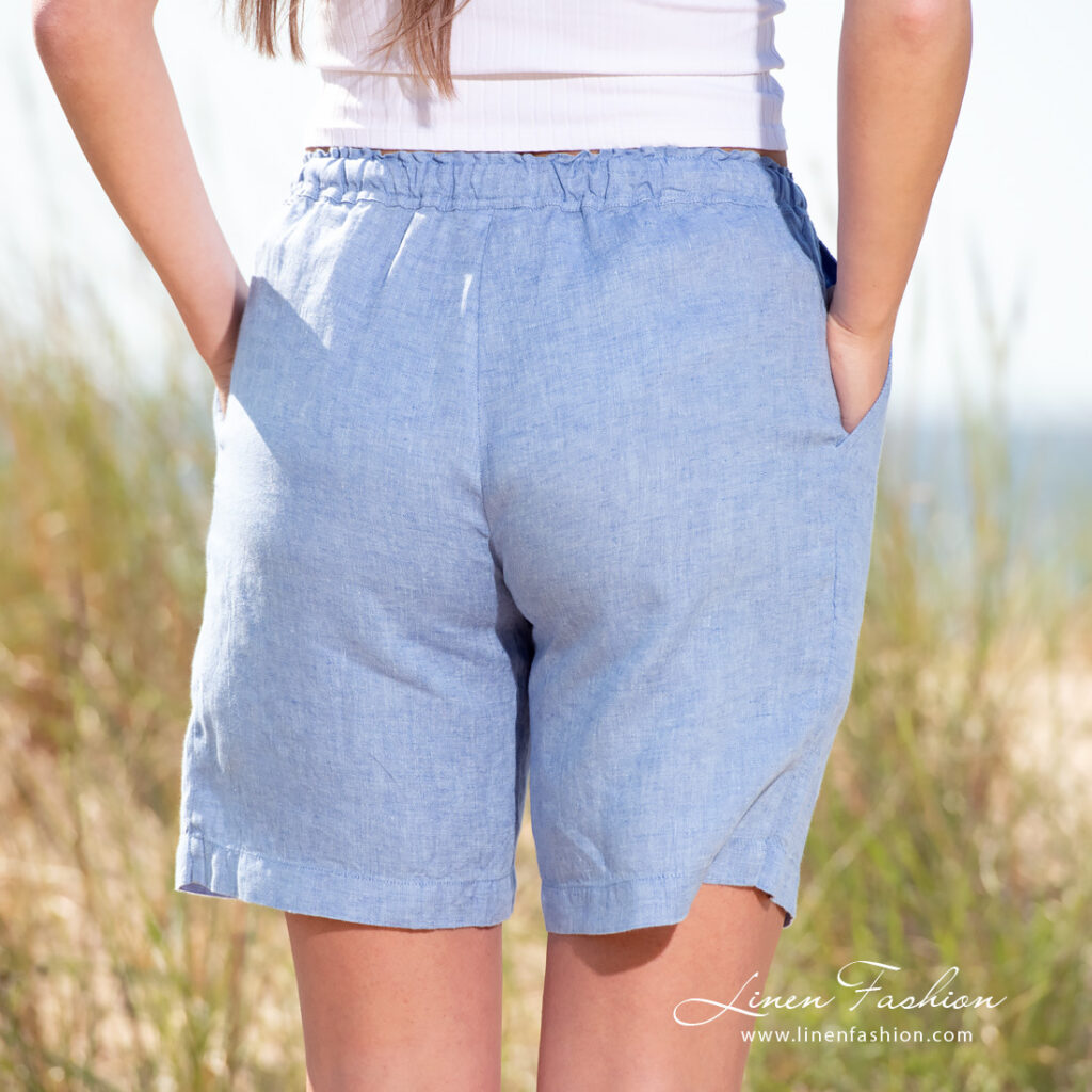 DOLFI Short bleu 4 linen blue shorts from backside.