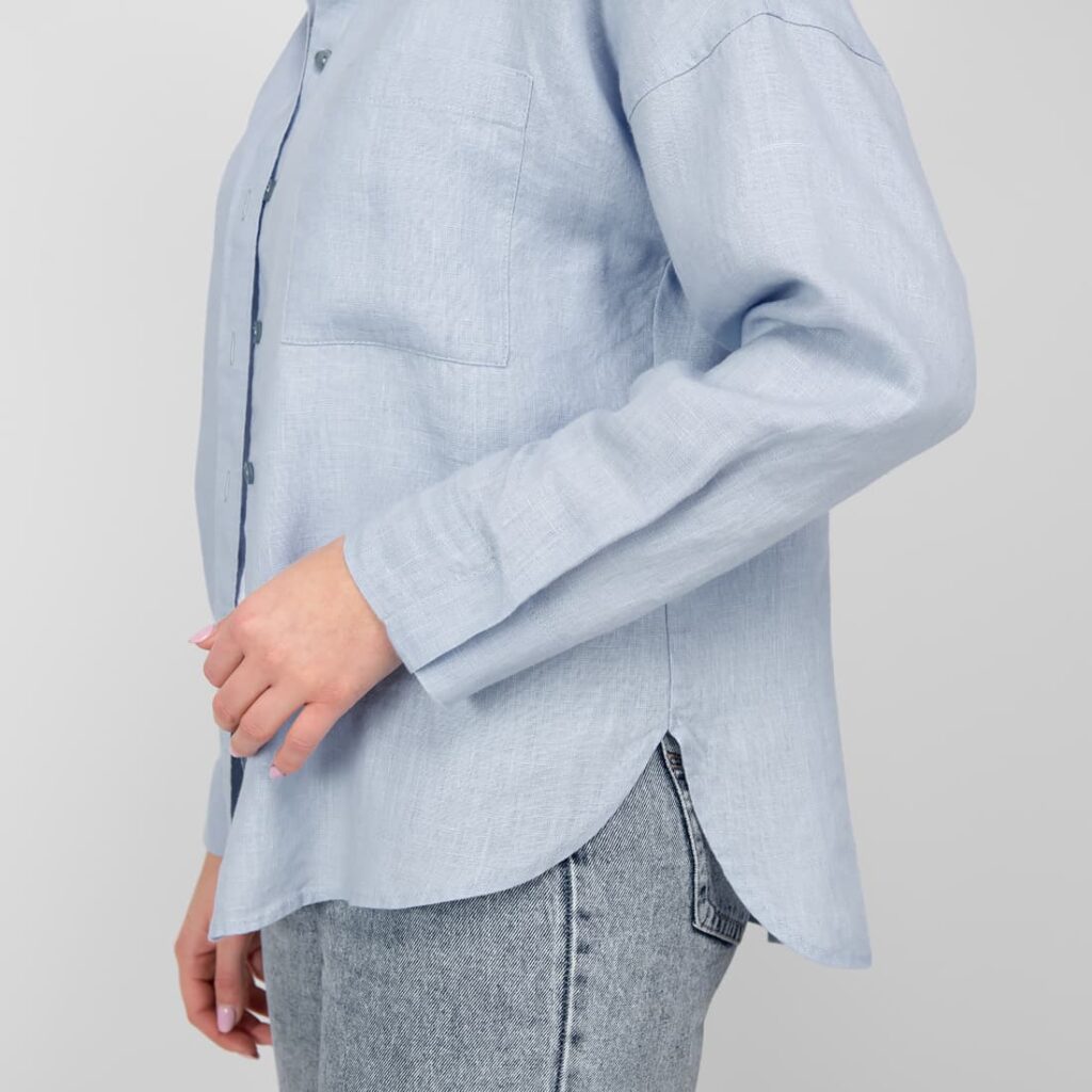 ODILE Chemise bleu clair 5 light blue linen shirt blouse; rounded bottom