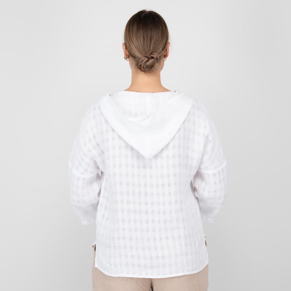 MYRIAM Blouse blanc 7 white linen blouse with hoodie from backside